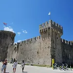New Place In Old Town Of Trogir, Parking Lejlighed Trogir