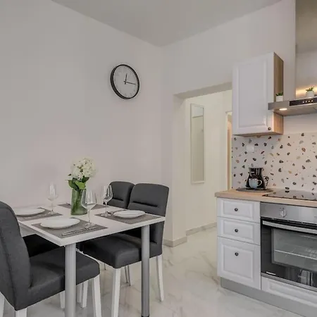 Lejlighed New Place In Old Town Of Trogir, Parking Trogir